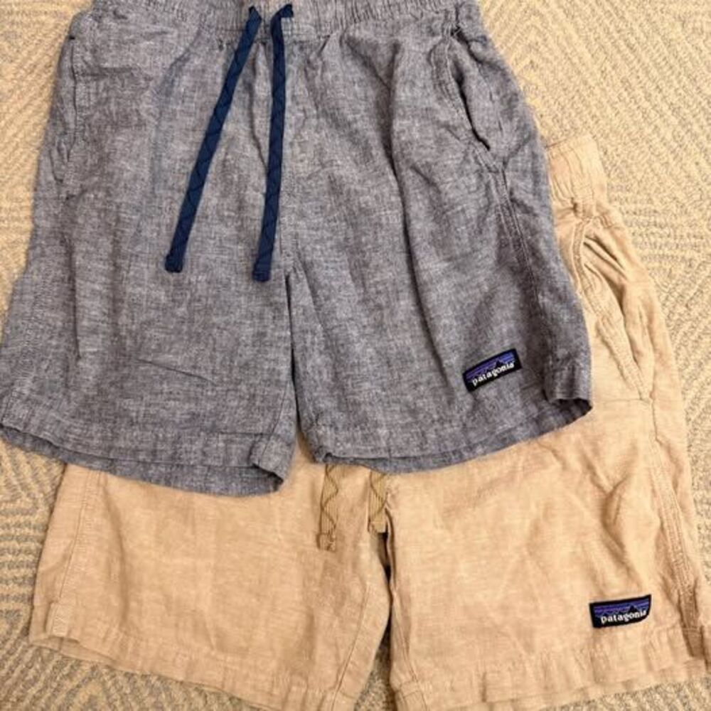 Patagonia men’s lightweight baggies organic cotton two pairs blue khaki shorts